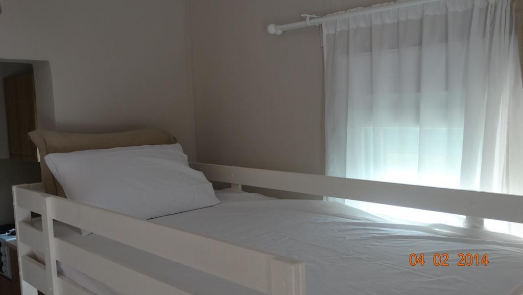 Smaragdi Studios Пефкарі Номер фото