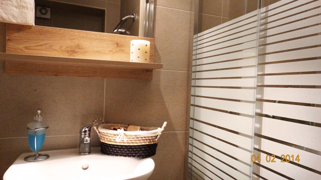 Smaragdi Studios Пефкарі Номер фото