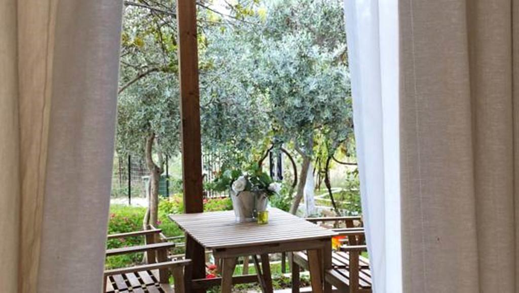 Smaragdi Studios Пефкарі Номер фото