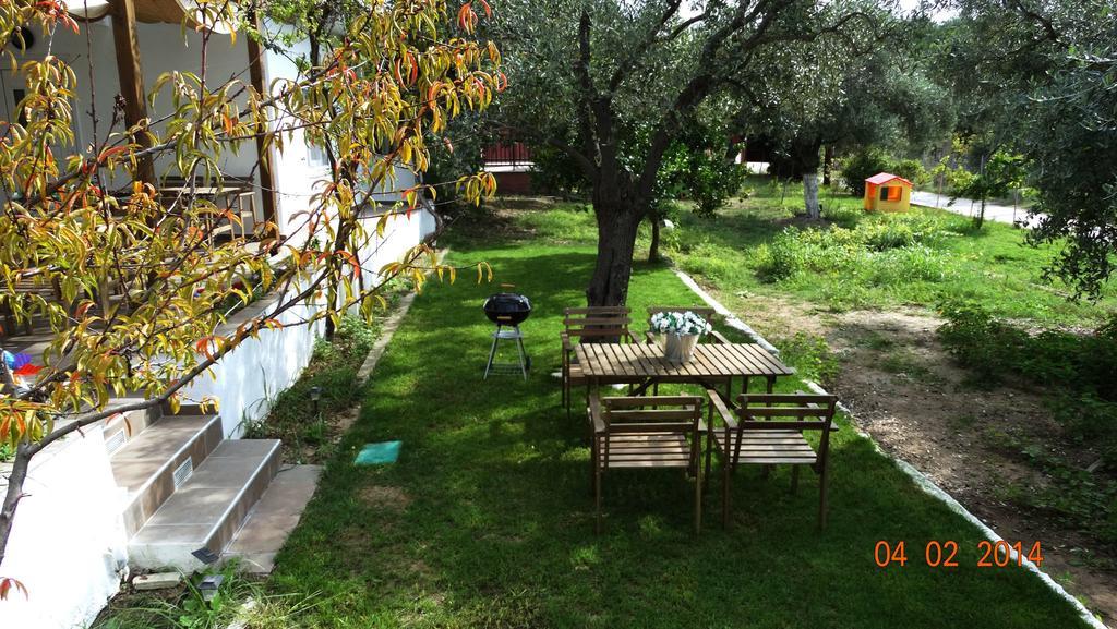Smaragdi Studios Пефкарі Номер фото