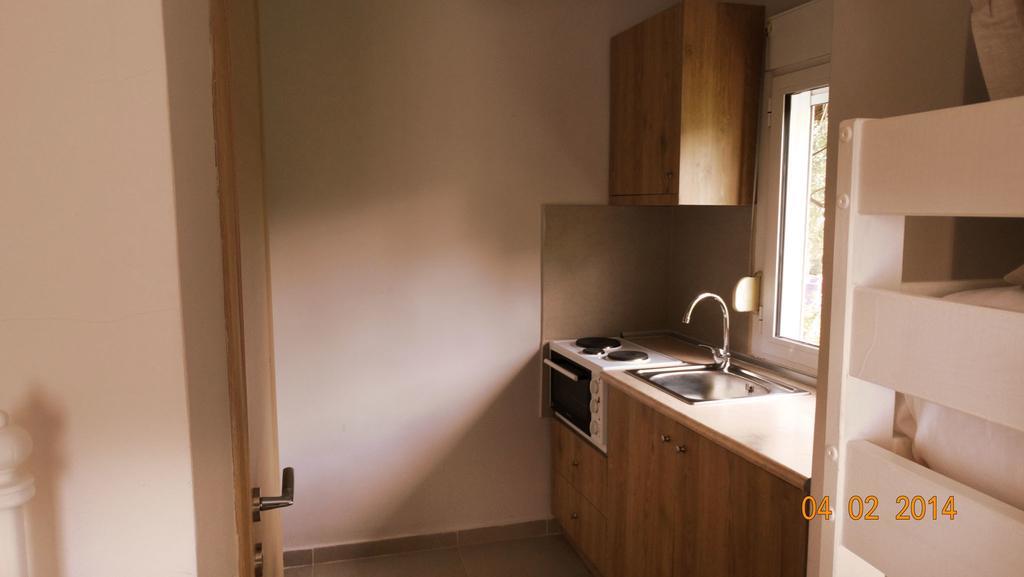 Smaragdi Studios Пефкарі Номер фото
