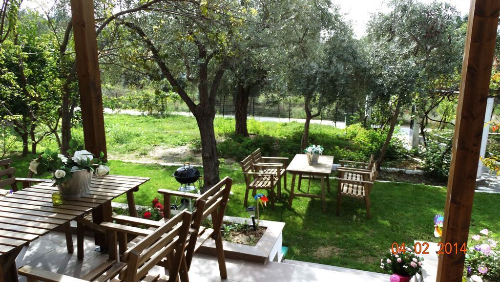 Smaragdi Studios Пефкарі Номер фото
