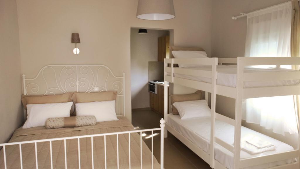 Smaragdi Studios Пефкарі Номер фото