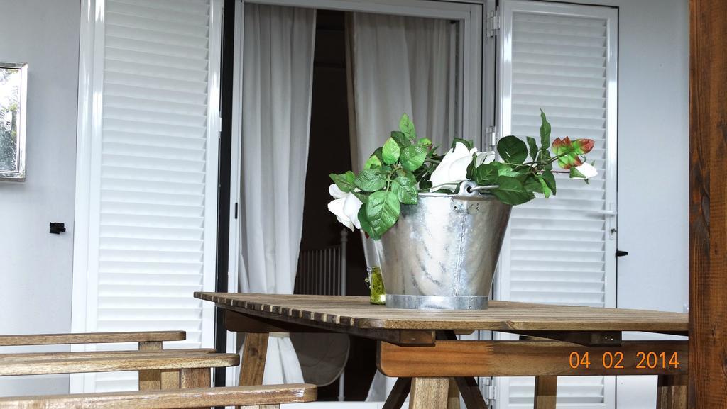 Smaragdi Studios Пефкарі Номер фото