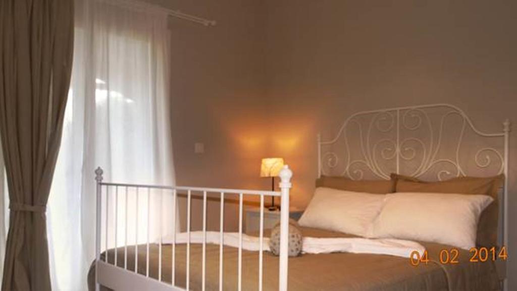 Smaragdi Studios Пефкарі Номер фото